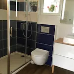 Bed,kitchen And Swimming Pool Esterel Bed & Breakfast Saint-Raphaël