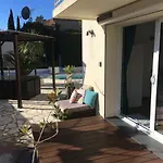Bed,kitchen And Swimming Pool Esterel Bed & Breakfast