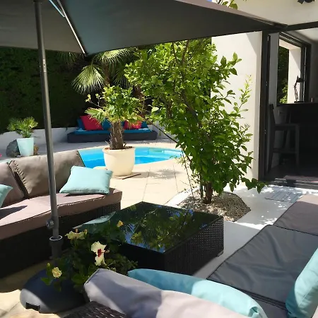 Couette-café Bed,kitchen And Swimming Pool Esterel 2*