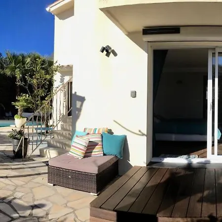 Couette-café Bed,kitchen And Swimming Pool Esterel Saint-Raphaël