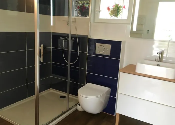 Bed,kitchen And Swimming Pool Esterel Bed & Breakfast Saint-Raphaël