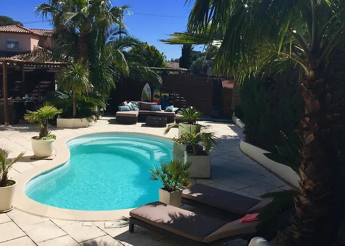 Bed,kitchen And Swimming Pool Esterel Bed & Breakfast