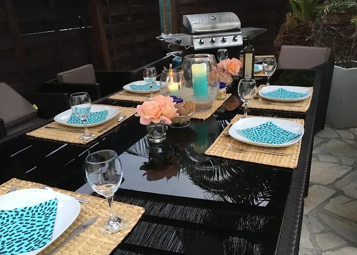 Bed,kitchen And Swimming Pool Esterel Saint-Raphael (Var)