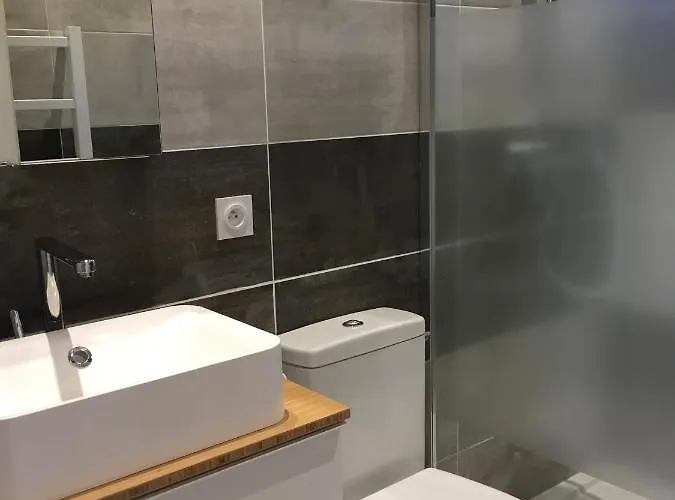 Bed,kitchen And Swimming Pool Esterel