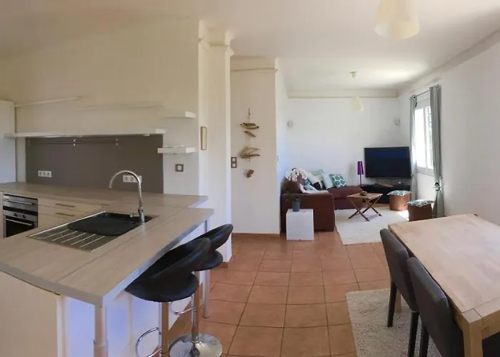 Bed,kitchen And Swimming Pool Esterel 2*