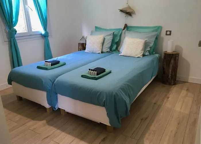 Bed,kitchen And Swimming Pool Esterel 2* Saint-Raphael (Var)