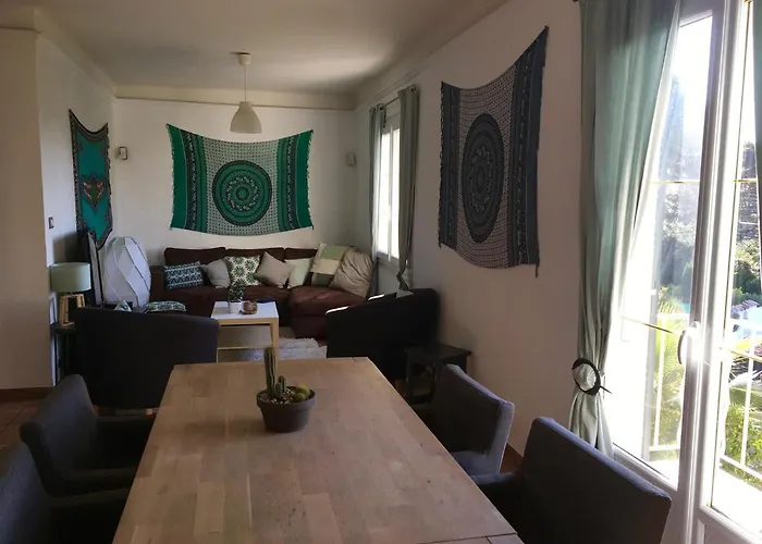 Bed,kitchen And Swimming Pool Esterel Bed & Breakfast