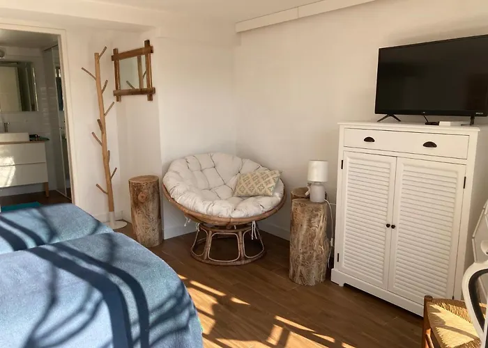 Bed & Breakfast Bed,kitchen And Swimming Pool Esterel 2*